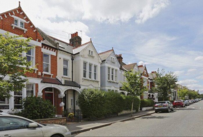 2 Bedroom Flat To Rent In Narbonne Avenue, London, SW4