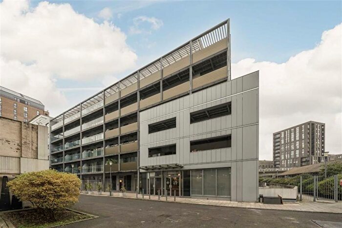 2 Bedroom Flat To Rent In Merryweather Place, London, SE10