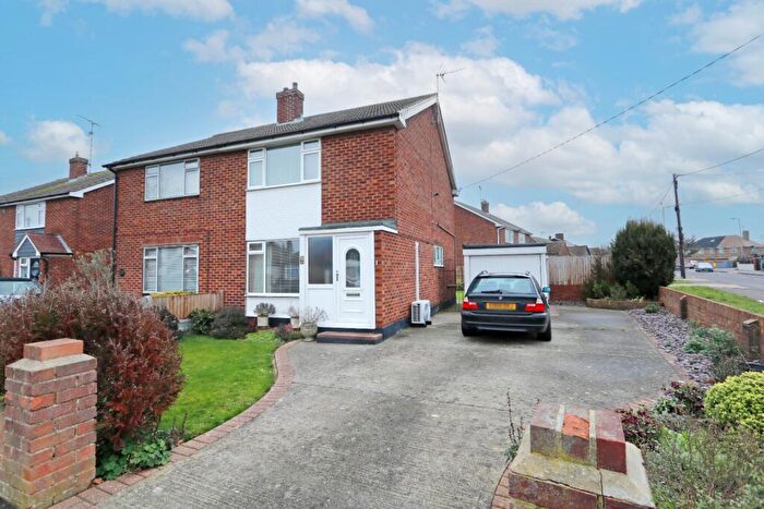 3 Bedroom Semi Detached House For Sale In Rushbottom Lane, Benfleet, Essex, SS7