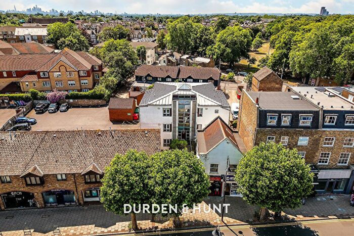 2 Bedroom Flat For Sale In High Street, Wanstead, E11