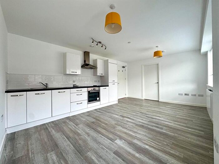 1 Bedroom Flat To Rent In Eastgate Street, Stafford, ST16