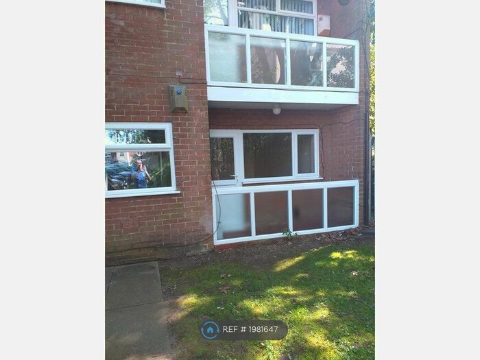 2 Bedroom Flat To Rent In Gateacre, Liverpool, L25
