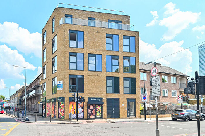 1 Bedroom Flat To Rent In Saltwell Street, Canary Wharf, London, E14