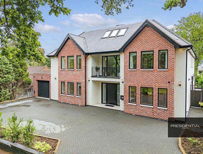 7 Bedroom Detached House For Sale In Bracken Drive, Chigwell, IG7