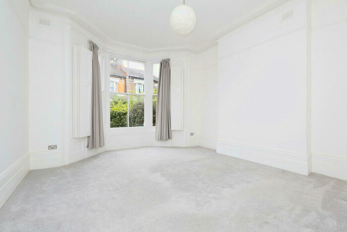 1 Bedroom Apartment To Rent In Alkham Road, London, N16