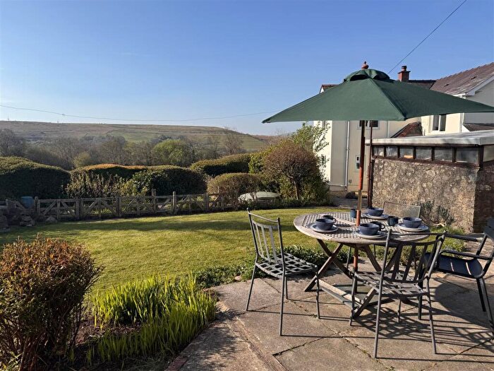 3 Bedroom Detached House For Sale In Rhosfa Road, Upper Brynamman, Ammanford, SA18