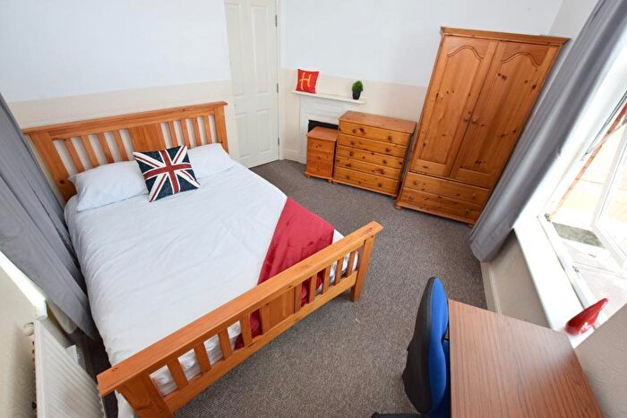 2 Bedroom Flat To Rent In Monks Park Road, Abington, Northampton, NN1