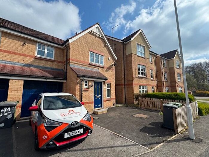 3 Bedroom Semi-Detached House To Rent In Tavistock Park, Leeds, LS12