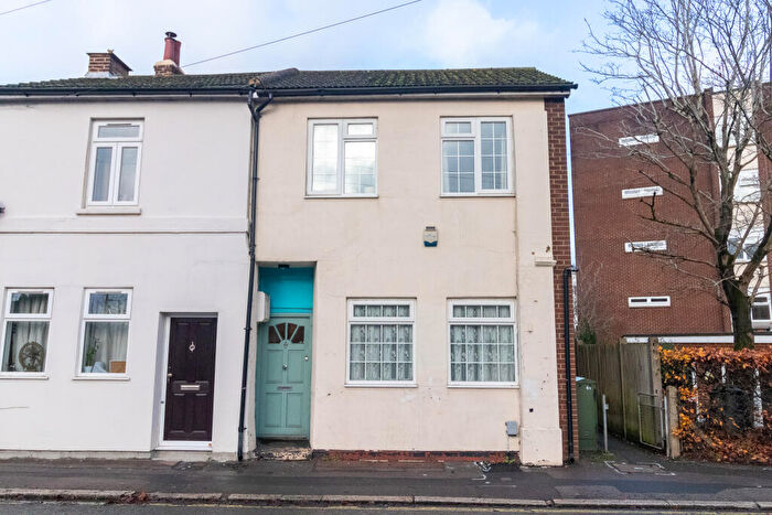 3 Bedroom Semi-Detached House For Sale In Queens Road, Aldershot, Hampshire, GU11