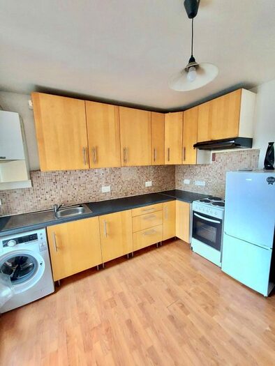 2 Bedroom Flat To Rent In Green Lanes, Harringay, N8