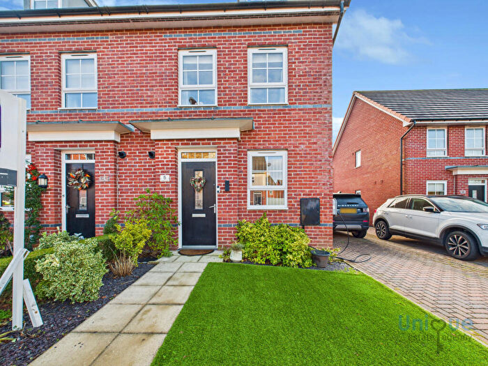 3 Bedroom Semi Detached House For Sale In Texan Close, Warton, PR4