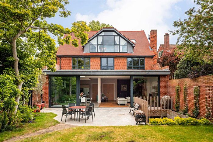 5 Bedroom Property For Sale In Hartington Road, W4