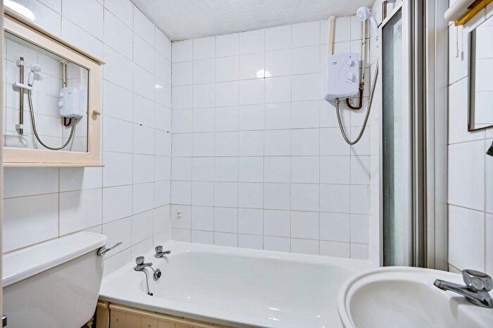 Studio To Rent In Windsor Road, Ealing Broadway, London, W5