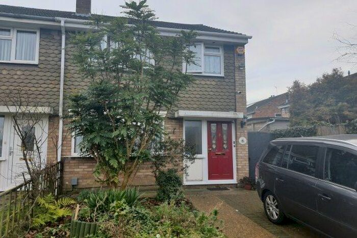 3 Bedroom Property To Rent In Holgate Drive, Luton, LU4