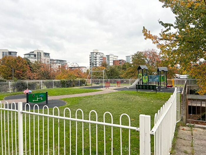 1 Bedroom Flat To Rent In Green Dragon Lane, Brentford, TW8