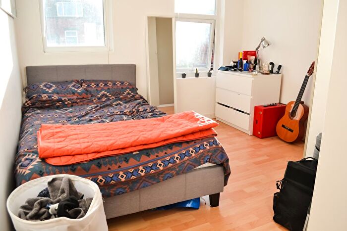 1 Bedroom Flat To Rent In Flat, Brudenell Road, LS6