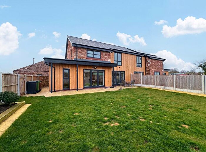 4 Bedroom Semi Detached House For Sale In Manor Farm Close, Heswall, CH61