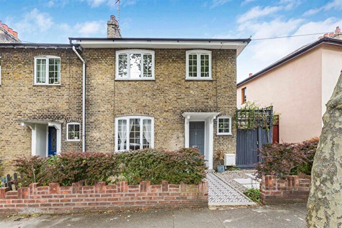 3 Bedroom End Of Terrace House To Rent In Cheltenham Road, Leyton, London, E10