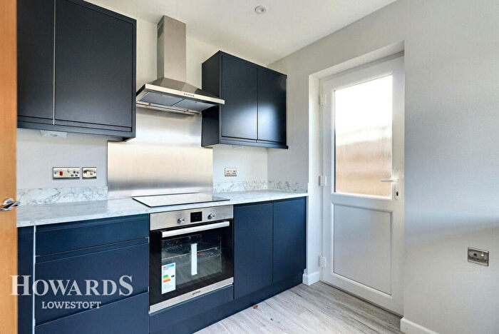 3 Bedroom Detached Bungalow For Sale In Rubens Walk, Gunton, NR32