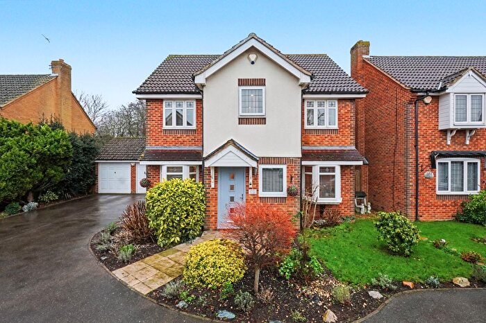 4 Bedroom Detached House For Sale In Cheltenham Close, Gravesend, DA12