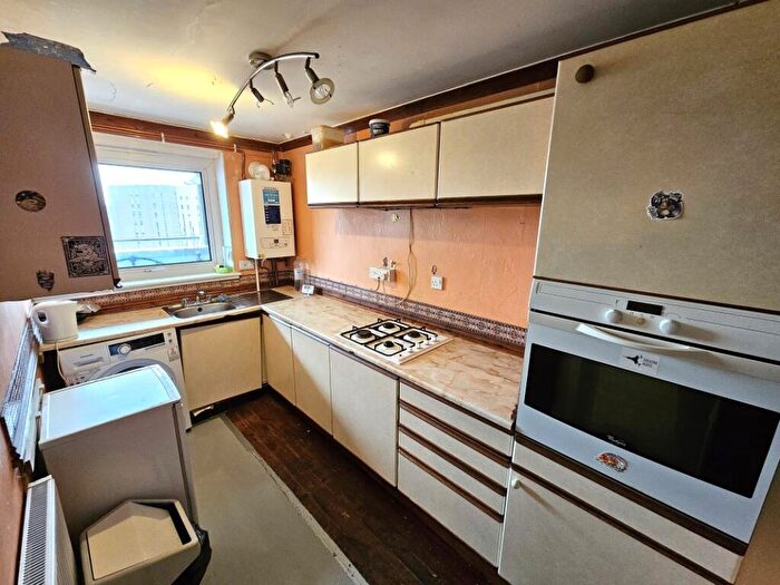 1 Bedroom Flat For Sale In Flat Cleveland Tower, Holloway Head, Birmingham, West Midlands, B1