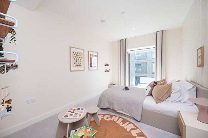 3 Bedroom Flat For Sale In Riverscape, Royal Docks, E16