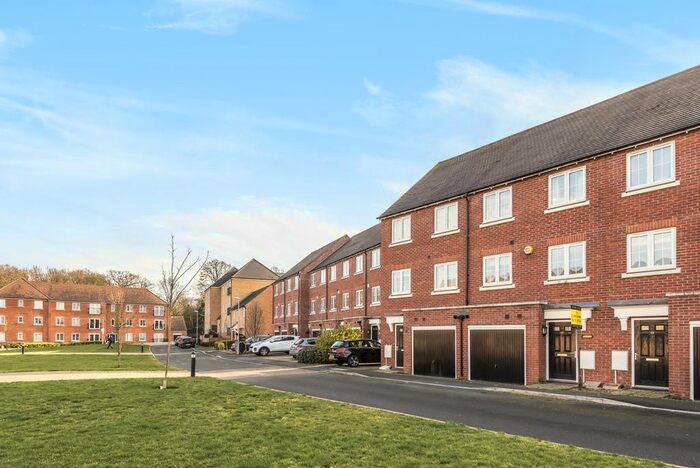 4 Bedroom Town House To Rent In Ravens Dene, Chislehurst, BR7