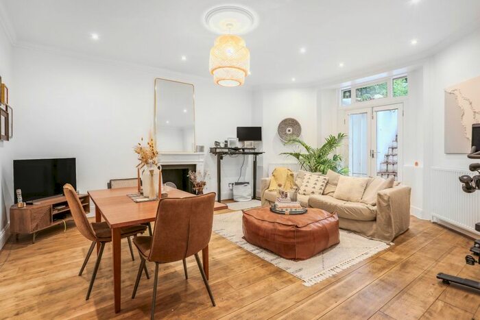 1 Bedroom Flat To Rent In Holland Park, London, W11