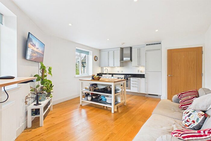 1 Bedroom Flat For Sale In Parkview Court, George Square, Merton, SW19