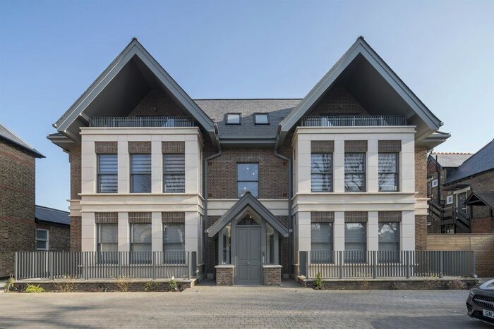 3 Bedroom Flat To Rent In Carlton Road, London, W5