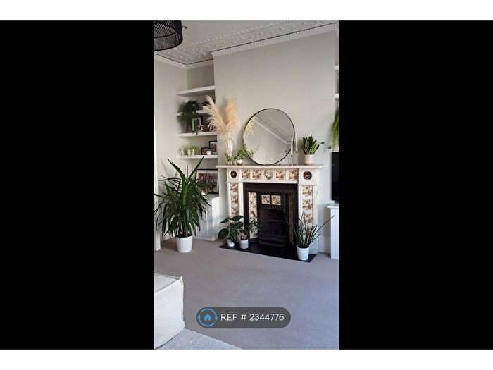 1 Bedroom Flat To Rent In St Luke's Avenue, London, SW4