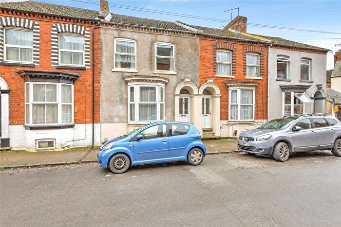 3 Bedroom Terraced House For Sale In Beaconsfield Terrace, Northampton, Northamptonshire, NN1