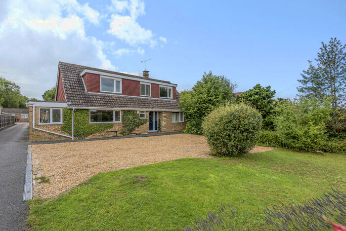 5 Bedroom Detached House For Sale In White Lane, Ash Green, GU12