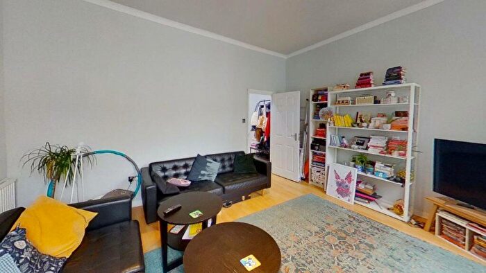 2 Bedroom Terraced House To Rent In Richmond Avenue, Barnsbury, London, N1