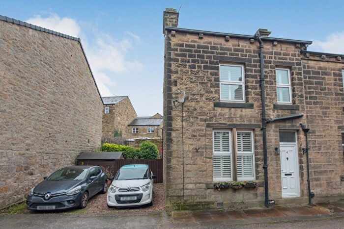2 Bedroom End Of Terrace House For Sale In Woodland Street, Cowling, BD22