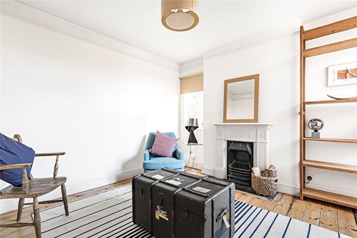 4 Bedroom Semi-detached House For Sale In Windmill Road, Headington, OX3