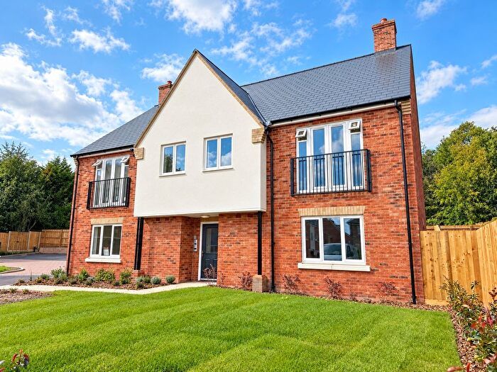 1 Bedroom Flat For Sale In Daggons Road, Alderholt, Fordingbridge, SP6