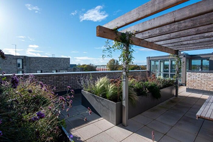 2 Bedroom Apartment To Rent In Paradise Street, Oxford, Oxfordshire, OX1