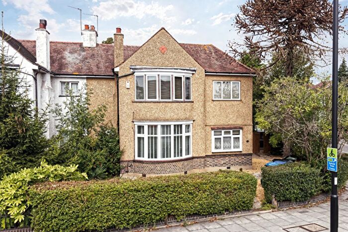 1 Bedroom Flat To Rent In Green Lanes, London, N21