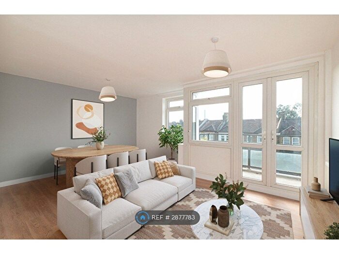 3 Bedroom Flat To Rent In Whitchurch Court, London, SW17