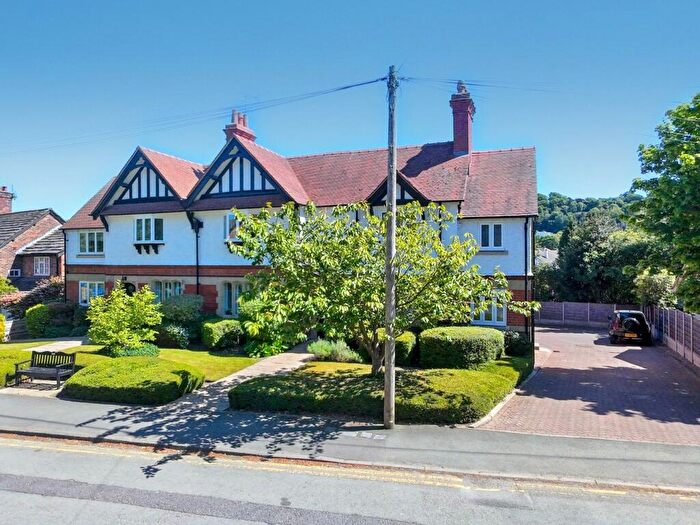 2 Bedroom Apartment For Sale In Heyes Lane, Alderley Edge, SK9