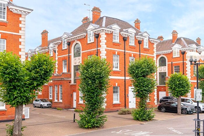 1 Bedroom Apartment For Sale In Queen Alexandra House, Bluecoats Avenue, Hertford, Hertfordshire, SG14