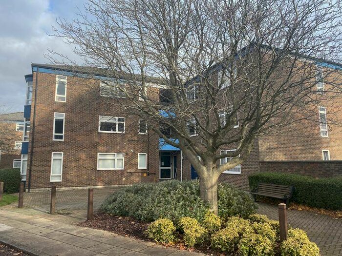 2 Bedroom Flat To Rent In Lawn Street, Central Winchester, SO23