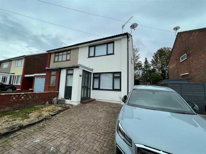 2 Bedroom House To Rent In Greenwood Drive, Cimla, Neath, SA11