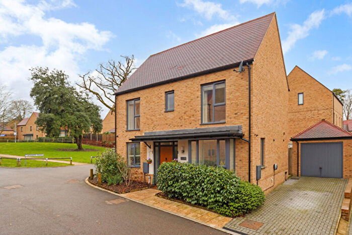 3 Bedroom Detached House For Sale In Philand Lane, Coulsdon, CR5