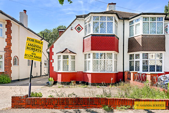 3 Bedroom Semi-Detached House For Sale In Moreland Way, London, E4