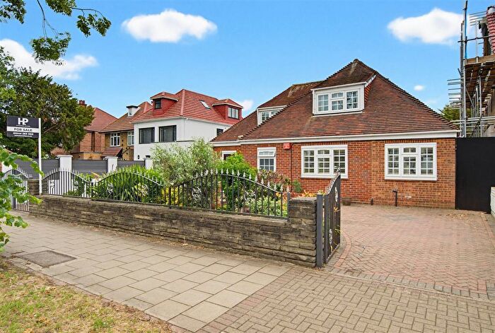 4 Bedroom Detached House For Sale In Great West Road, Isleworth, TW7