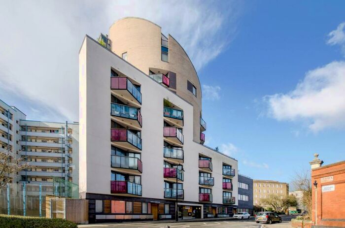 1 Bedroom Flat To Rent In Park Village East, Camden, London, NW1