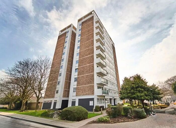 2 Bedroom Flat For Sale In Westbourne House, Wheatlands, Hounslow, TW5