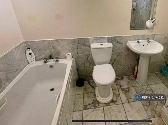 2 Bedroom Flat To Rent In Cheltenham Court, Darlington, DL2